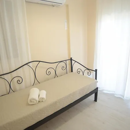 Mistral Apartment Kariotai
