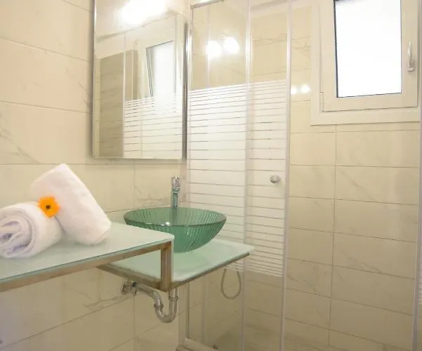 Apartment Mistral Kariotai